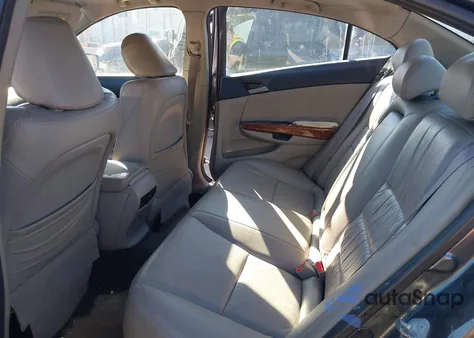 2011 Honda Accord 2.4 Ex-L from USA, damaged, VIN 1HGCP2F8XBA098714